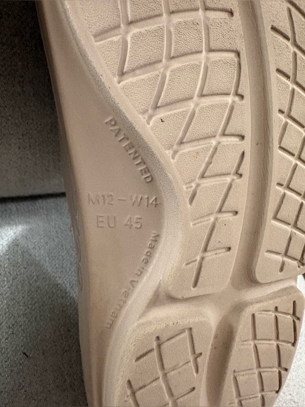 OOFOS OOahh Slide in nomad tan men’s size 12 recovery comfort slip on - Picture 10 of 11